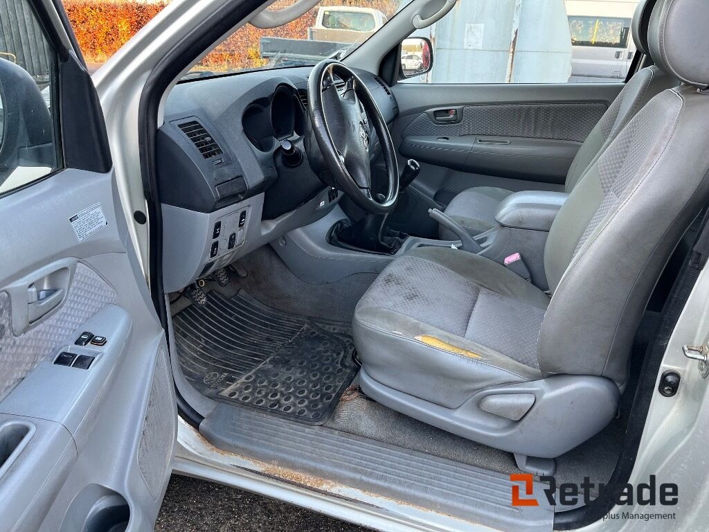 TOYOTA HILUX 2,5 D-4D EX.CAB 4 WD - Pick-up: foto 5 TOYOTA HILUX 2,5 D-4D EX.CAB 4 WD - Pick-up: foto 5