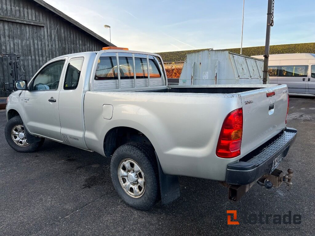 TOYOTA HILUX 2,5 D-4D EX.CAB 4 WD - Pick-up: foto 4 TOYOTA HILUX 2,5 D-4D EX.CAB 4 WD - Pick-up: foto 4