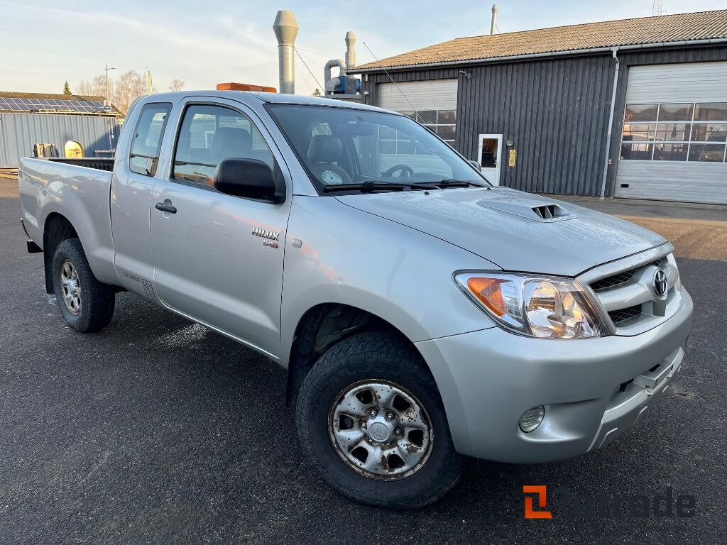 TOYOTA HILUX 2,5 D-4D EX.CAB 4 WD - Pick-up: foto 2 TOYOTA HILUX 2,5 D-4D EX.CAB 4 WD - Pick-up: foto 2