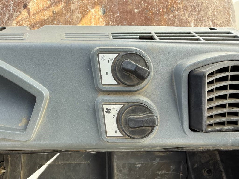 Rodillo Bomag BW211DH-5 - German Machine / Only 1311 Hours: foto 12