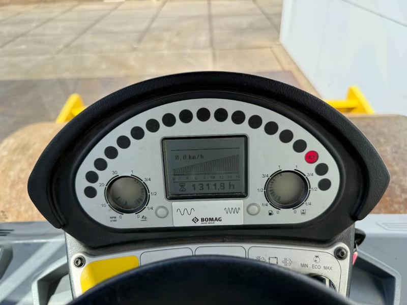 Rodillo Bomag BW211DH-5 - German Machine / Only 1311 Hours: foto 14