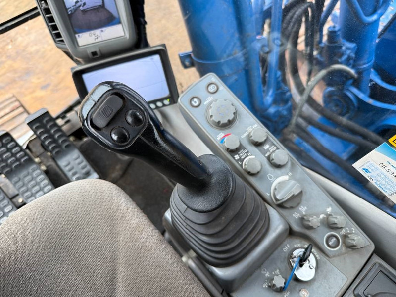 Excavadora de cadenas Hitachi ZX250LC-6 - Hammer Lines / Isuzu Engine: foto 17 Excavadora de cadenas Hitachi ZX250LC-6 - Hammer Lines / Isuzu Engine: foto 17