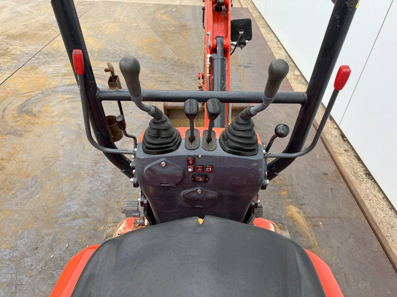 Miniexcavadora Kubota U10-3 - Hydr. Undercarriage / Hammer Lines: foto 9