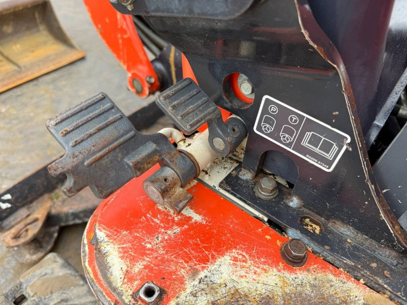 Miniexcavadora Kubota U10-3 - Hydr. Undercarriage / Hammer Lines: foto 11