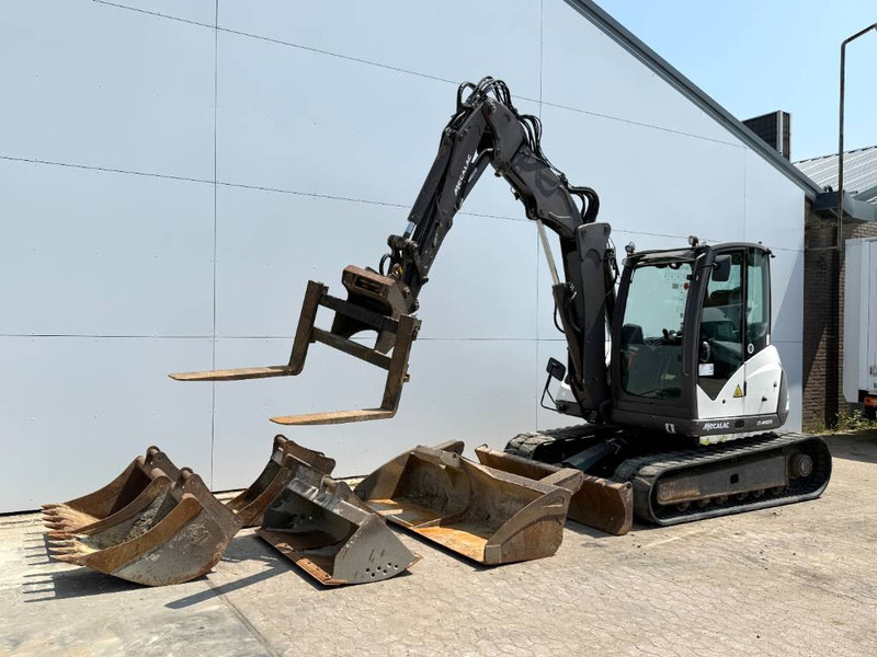 Mecalac 8MCR - 6 Attachments Included! Auto Greasing - Miniexcavadora: foto 2 Mecalac 8MCR - 6 Attachments Included! Auto Greasing - Miniexcavadora: foto 2