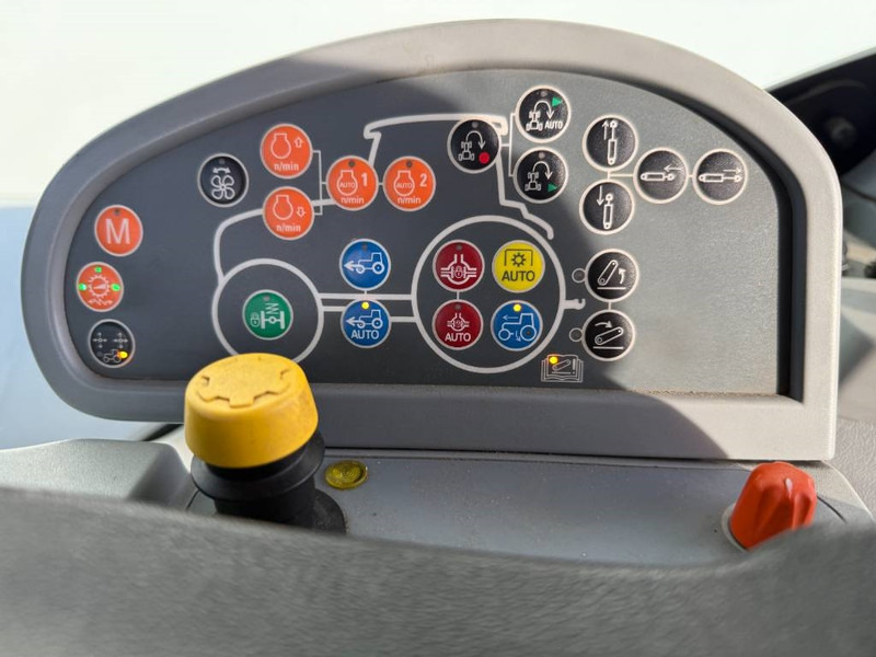 Tractor New Holland T7.270 - 4 Hydraulics / Good Working Condition: foto 11