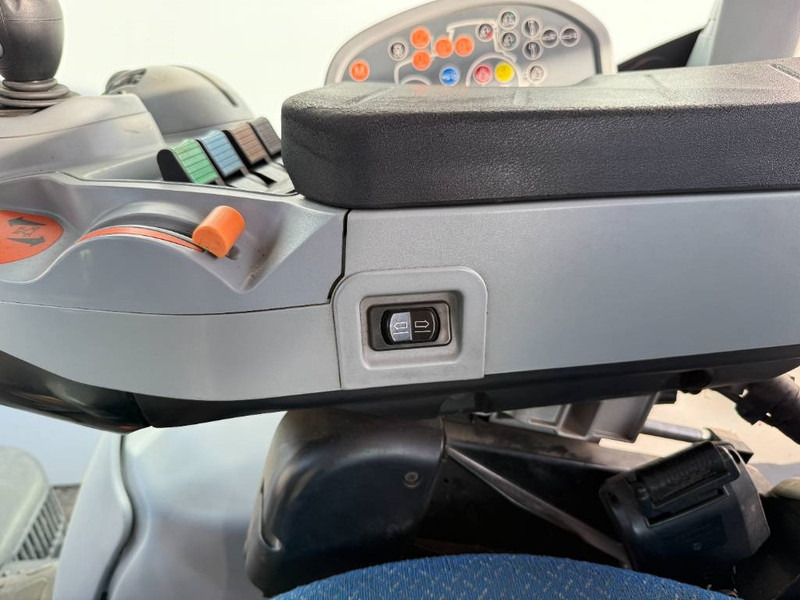 Tractor New Holland T7.270 - 4 Hydraulics / Good Working Condition: foto 16