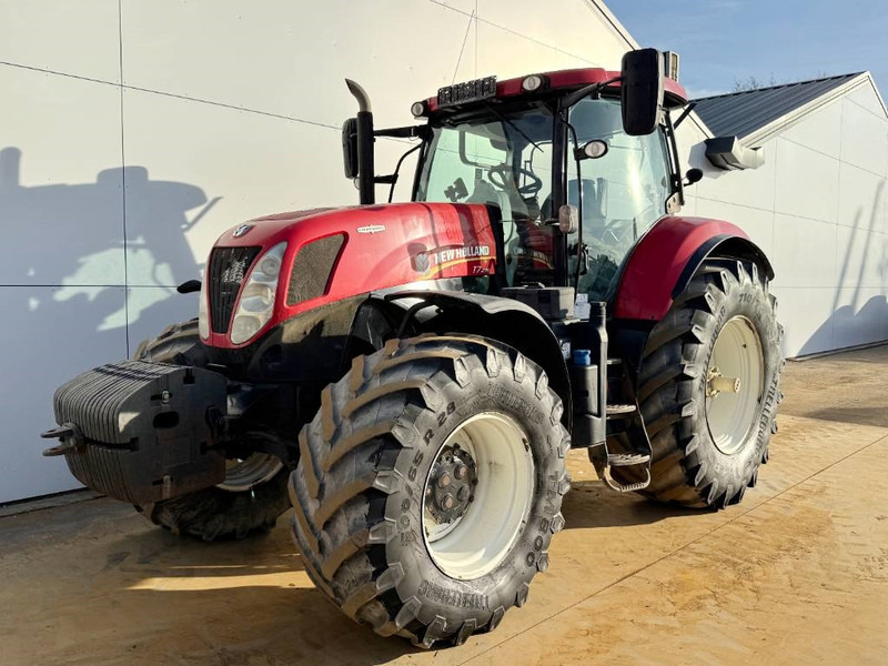 New Holland T7.270 - 4 Hydraulics / Good Working Condition - Tractor: foto 2 New Holland T7.270 - 4 Hydraulics / Good Working Condition - Tractor: foto 2