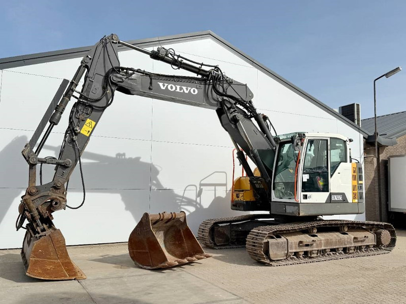 Volvo ECR235EL - Triple Boom / 2 Buckets Included - Excavadora de cadenas: foto 2 Volvo ECR235EL - Triple Boom / 2 Buckets Included - Excavadora de cadenas: foto 2