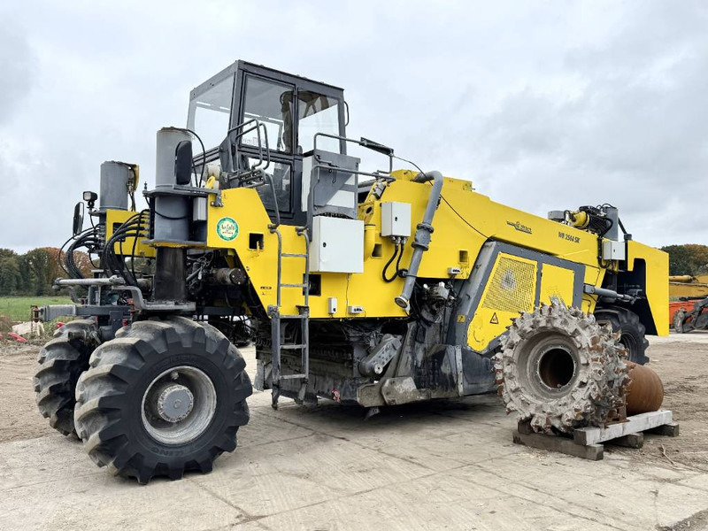 Wirtgen WR2500SK - Dutch Machine / Extra Miller and Tires - Construcción de carreteras: foto 1 Wirtgen WR2500SK - Dutch Machine / Extra Miller and Tires - Construcción de carreteras: foto 1