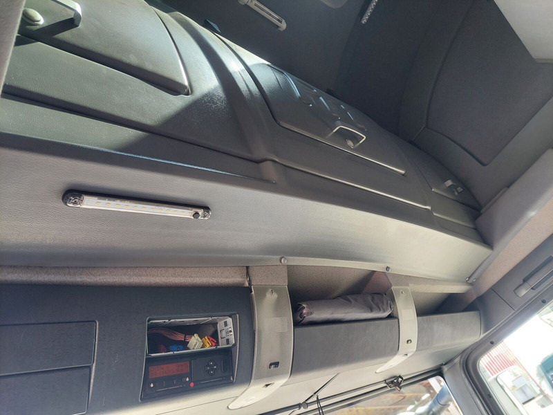 Camión lona MAN TGL 8.220: foto 17