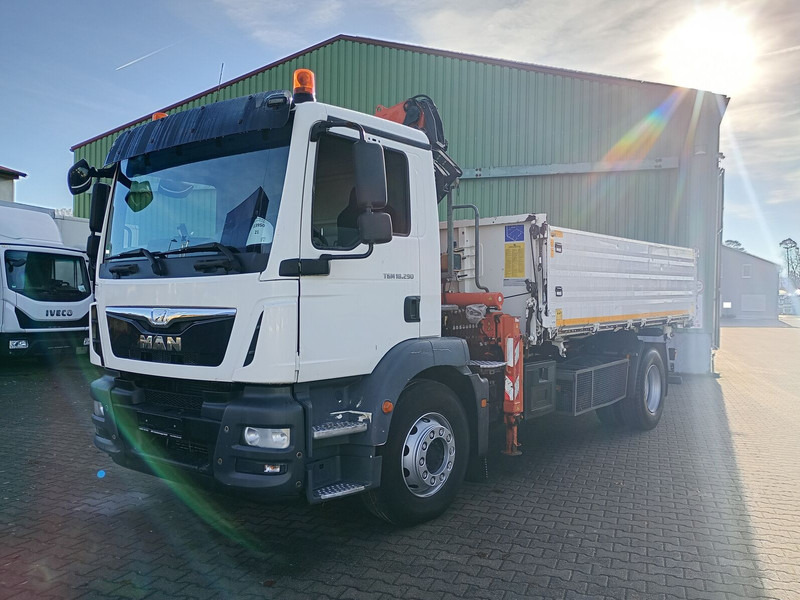MAN TGM 18.290 - Camión volquete, Camión grúa: foto 4 MAN TGM 18.290 - Camión volquete, Camión grúa: foto 4