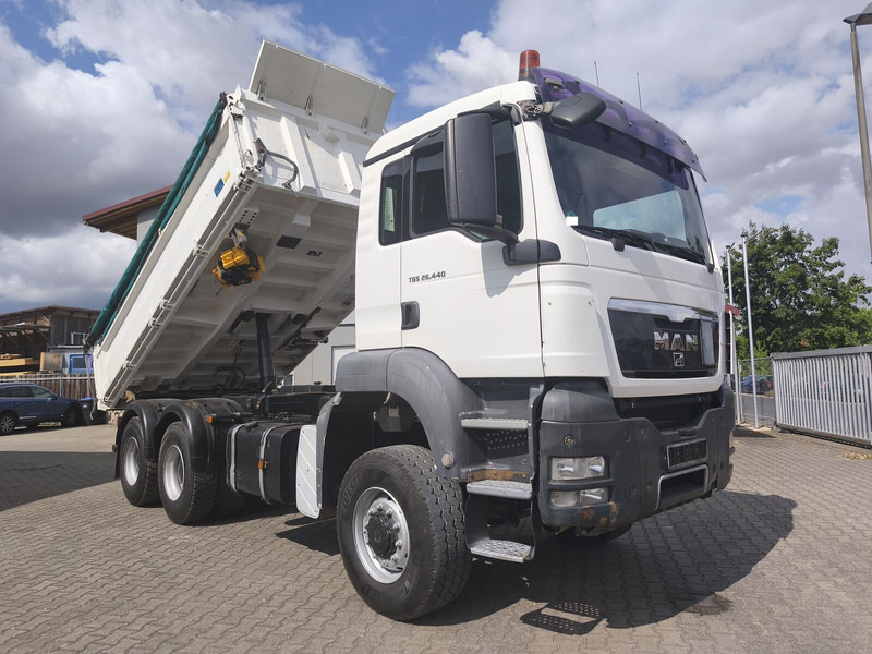 MAN TGS 26.400 6x6 GL Meiller Dreiseitenkipper Bordmatik Plane Euro - Camión volquete: foto 5 MAN TGS 26.400 6x6 GL Meiller Dreiseitenkipper Bordmatik Plane Euro - Camión volquete: foto 5
