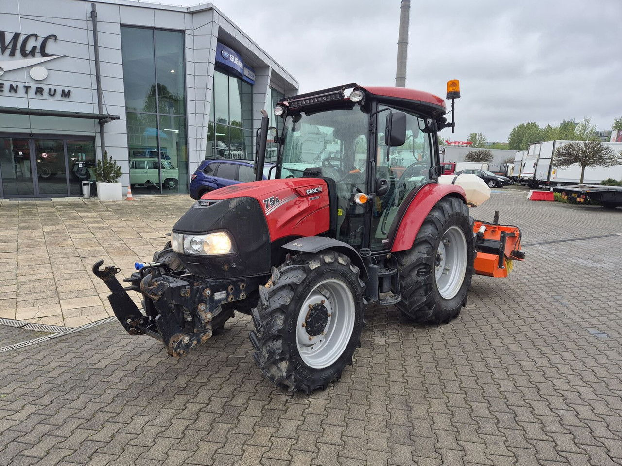Case IH Farmall 75 / 2022 / Only 1853 MTH / Sweeper + Plow Extra / 1 OWN - Tractor: foto 3 Case IH Farmall 75 / 2022 / Only 1853 MTH / Sweeper + Plow Extra / 1 OWN - Tractor: foto 3