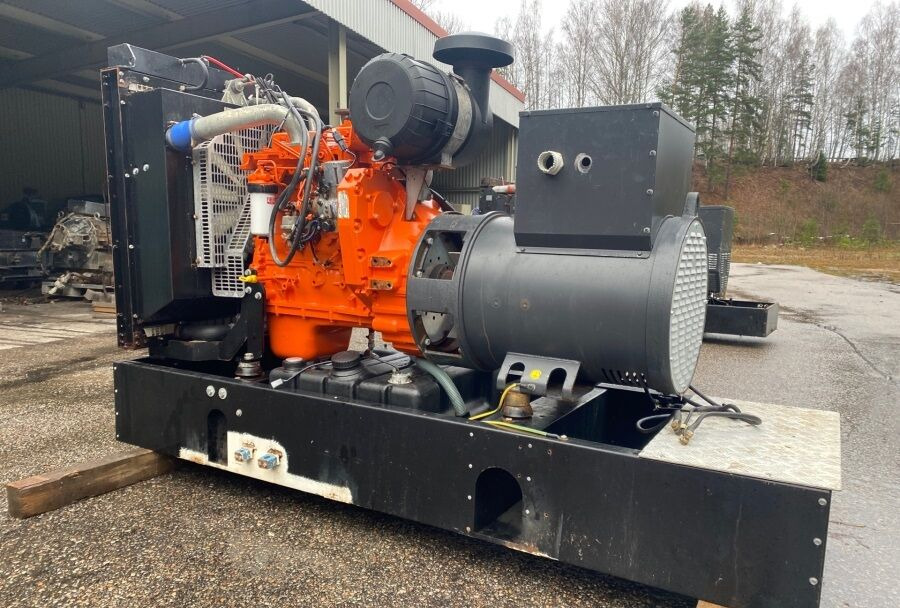 Diversen ECP34 2S4 - Iveco Engine,126kVA,New oils, filters, Mecc Alte ECP34 2S4 - Generador industriale: foto 1 Diversen ECP34 2S4 - Iveco Engine,126kVA,New oils, filters, Mecc Alte ECP34 2S4 - Generador industriale: foto 1