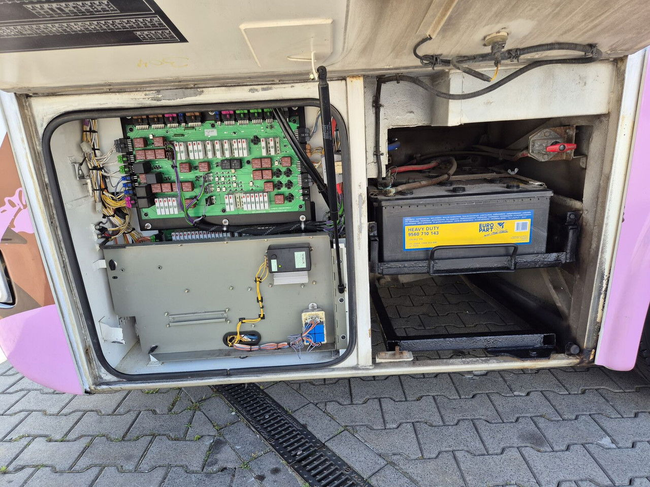 Autocar Irisbus Iveco 330 KM / Solar Panels / NEW Equiped: foto 28