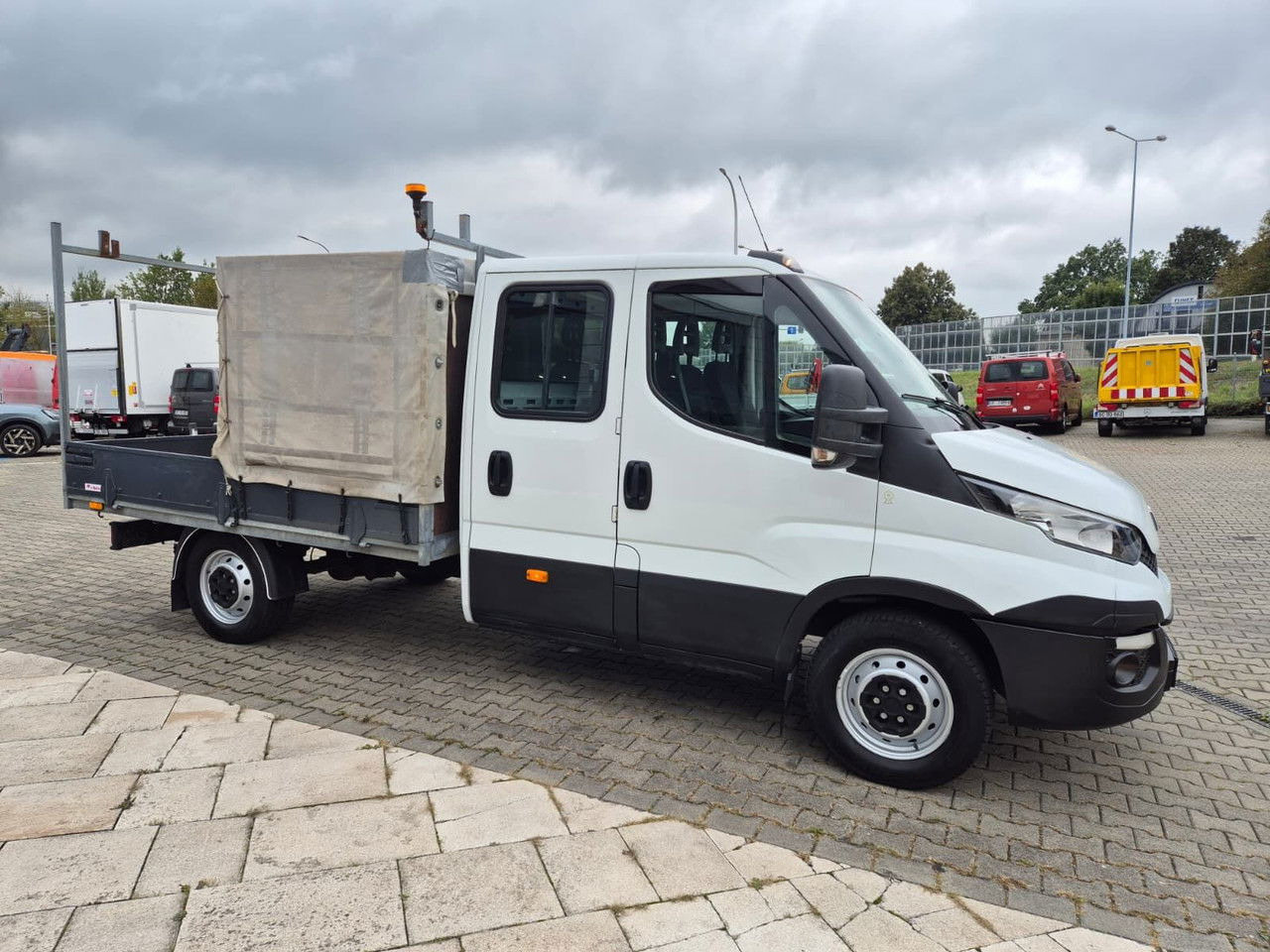 Iveco Daily 35 35S15 / Doka / 1 Owner / LOW KM / 7 Seats - Caja abierta furgoneta: foto 5 Iveco Daily 35 35S15 / Doka / 1 Owner / LOW KM / 7 Seats - Caja abierta furgoneta: foto 5