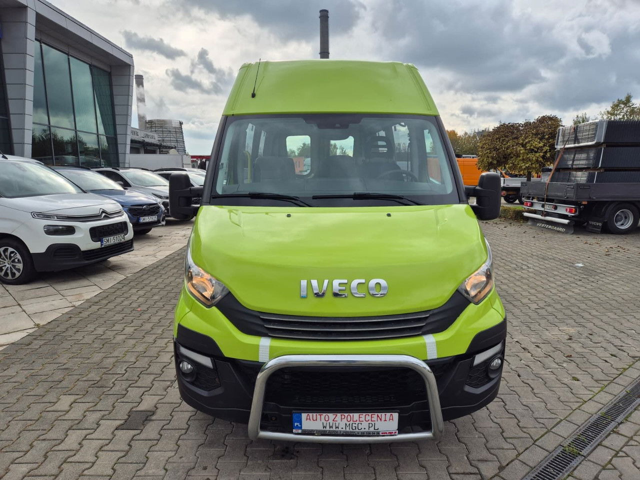 Iveco Daily 35S12 Hi-Matic - Minibús, Furgoneta de pasajeros: foto 3 Iveco Daily 35S12 Hi-Matic - Minibús, Furgoneta de pasajeros: foto 3