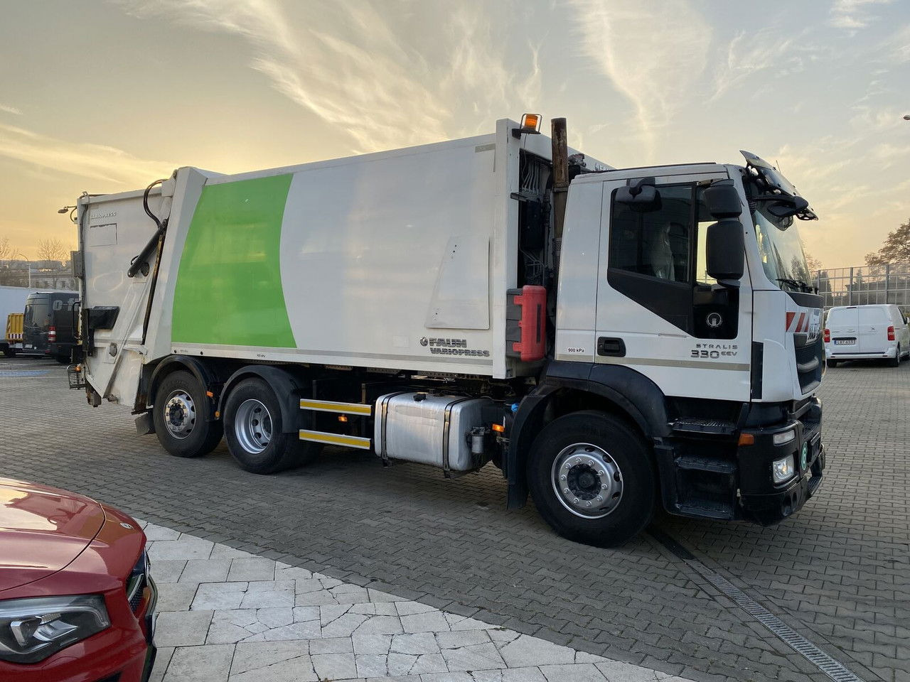 Iveco Stralis 330 EEV / Faun Vario Press 11 27M3 / Service NEW / TOP - Camión de basura: foto 4 Iveco Stralis 330 EEV / Faun Vario Press 11 27M3 / Service NEW / TOP - Camión de basura: foto 4