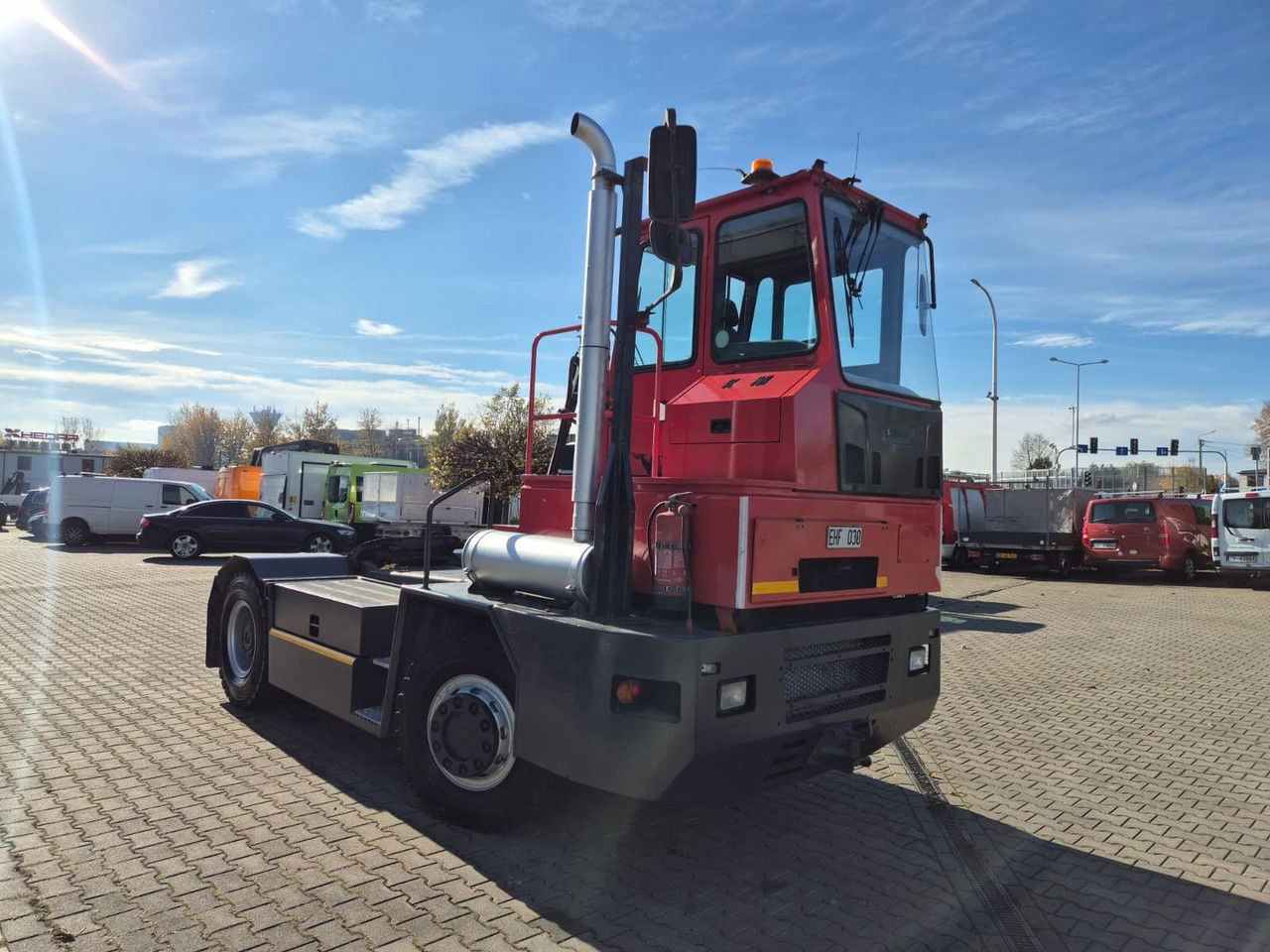 Kalmar TR618i / 1 Owner / LOW KM / Works Great / NEW Tire S - Tractor industrial: foto 5 Kalmar TR618i / 1 Owner / LOW KM / Works Great / NEW Tire S - Tractor industrial: foto 5