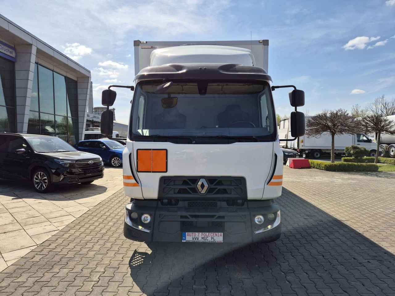 Renault D Gama 12.220 / LOW KM / Euro6 - Camión caja cerrada: foto 2 Renault D Gama 12.220 / LOW KM / Euro6 - Camión caja cerrada: foto 2