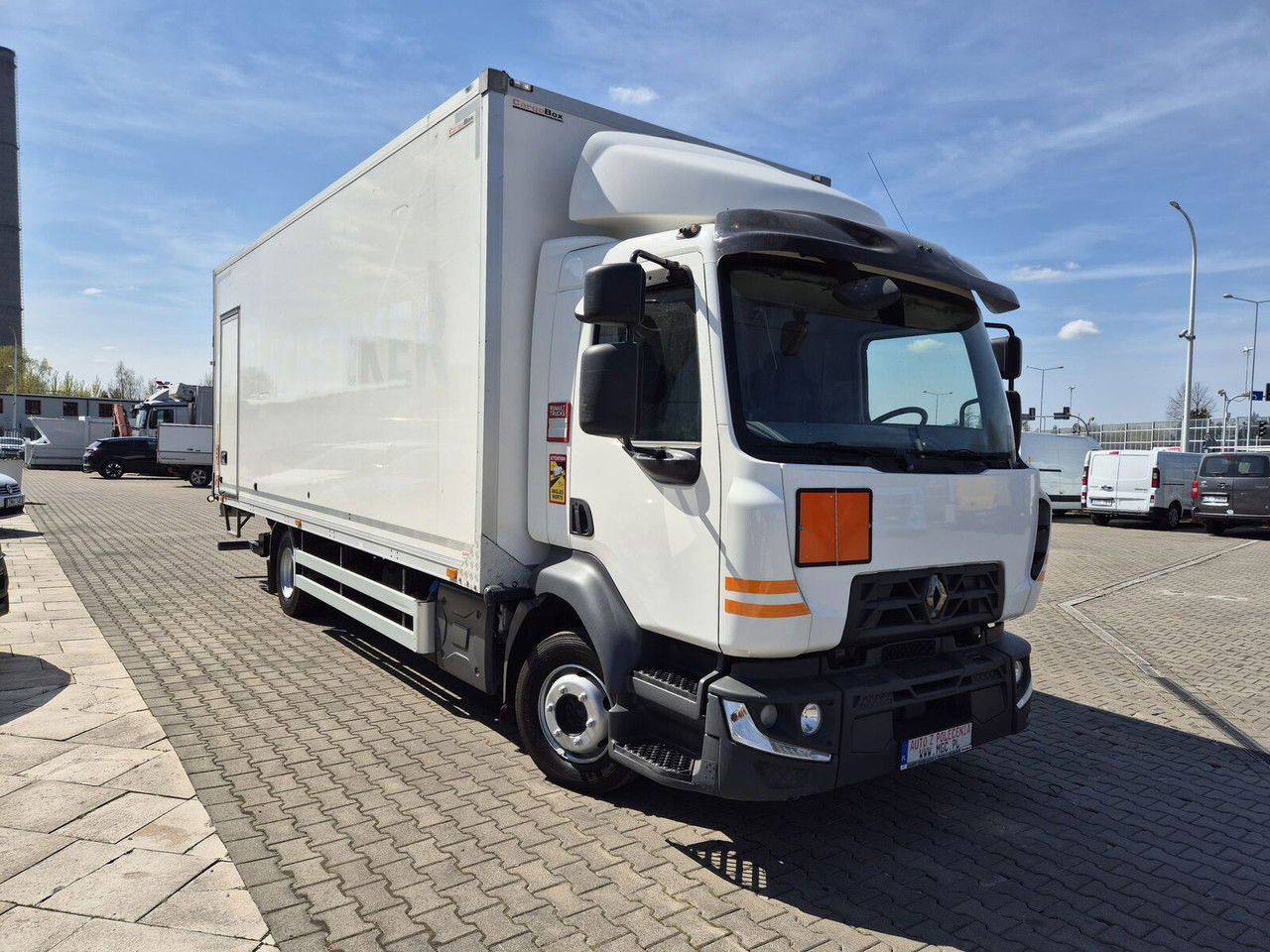 Renault D Gama 12.220 / LOW KM / Euro6 - Camión caja cerrada: foto 3 Renault D Gama 12.220 / LOW KM / Euro6 - Camión caja cerrada: foto 3