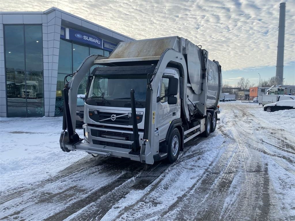 Volvo FM 420 6X2 / NTM / SUPER CONDITION - Camión de basura: foto 2 Volvo FM 420 6X2 / NTM / SUPER CONDITION - Camión de basura: foto 2