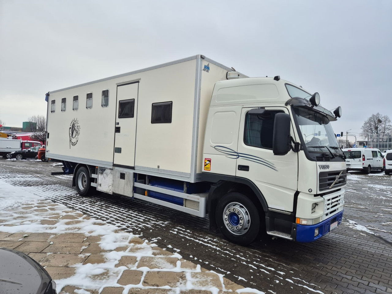 Volvo FM 7 5 Horses / Live Cabin / 1 Owner / Serviced - Camión para caballos: foto 5 Volvo FM 7 5 Horses / Live Cabin / 1 Owner / Serviced - Camión para caballos: foto 5