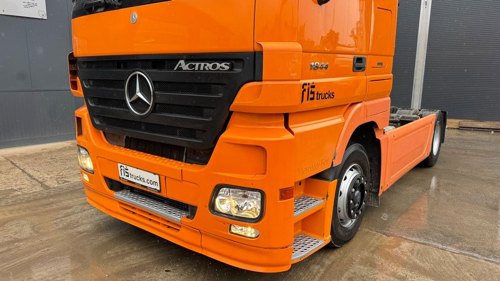 Mercedes-Benz Actros 1844 4x2 - tractor unit - retarder - Cabeza tractora: foto 2 Mercedes-Benz Actros 1844 4x2 - tractor unit - retarder - Cabeza tractora: foto 2