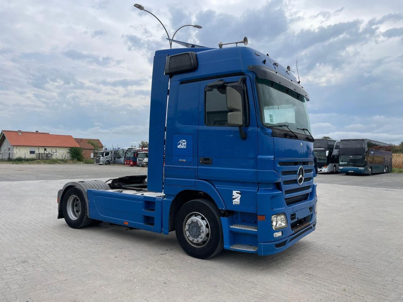 Mercedes-Benz Actros 1844 4x2 tractor unit - retarder - Cabeza tractora: foto 3 Mercedes-Benz Actros 1844 4x2 tractor unit - retarder - Cabeza tractora: foto 3