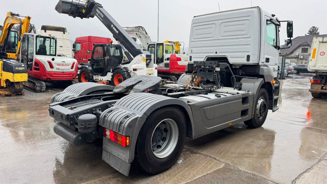 Mercedes-Benz Axor 1836 4x2 tipper hydraulics - Cabeza tractora: foto 3 Mercedes-Benz Axor 1836 4x2 tipper hydraulics - Cabeza tractora: foto 3
