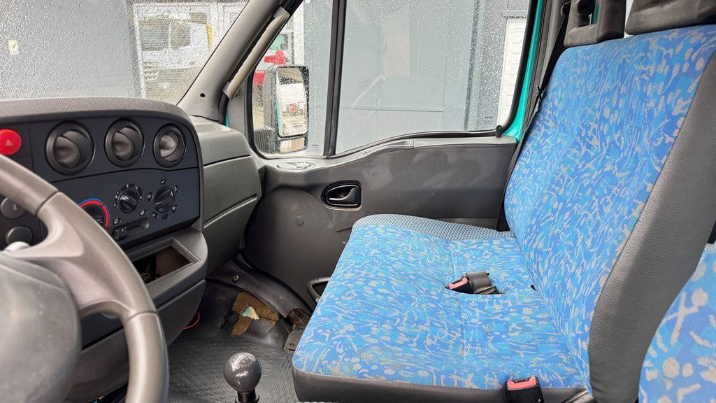 Caja abierta furgoneta Iveco Daily 65 C15 stake body - Hiab 045-3 - 7.5M: foto 26