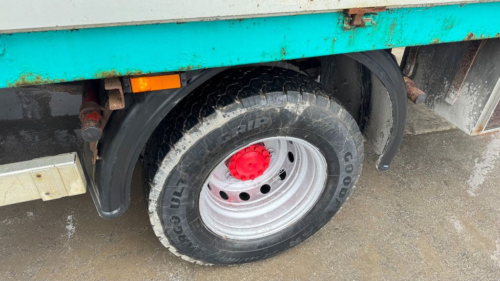 Caja abierta furgoneta Iveco Daily 65 C15 stake body - Hiab 045-3 - 7.5M: foto 17