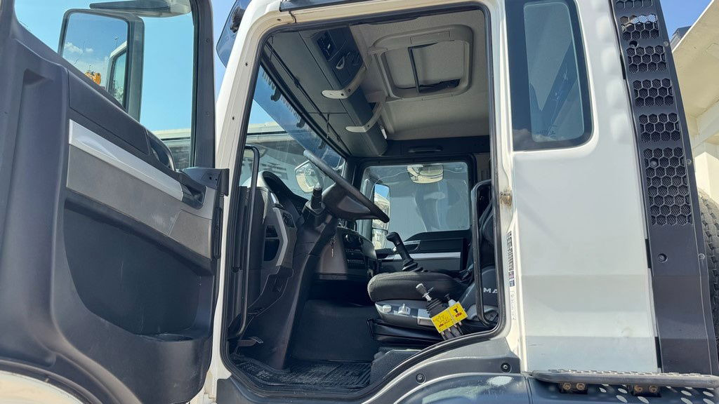 Leasing de MAN TGS 26.440 6X4 bordmatic tipper - euro 6 MAN TGS 26.440 6X4 bordmatic tipper - euro 6: foto 22 Leasing de MAN TGS 26.440 6X4 bordmatic tipper - euro 6 MAN TGS 26.440 6X4 bordmatic tipper - euro 6: foto 22