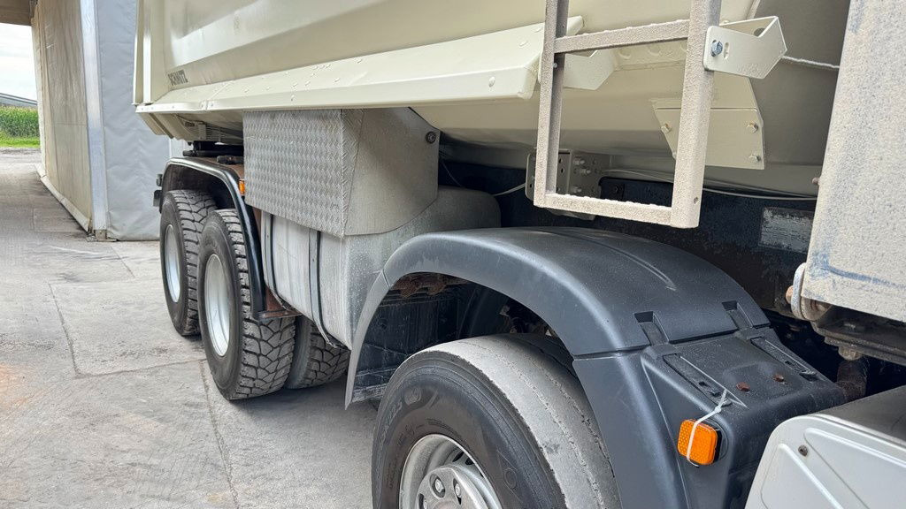 MAN TGS 35.480 8x4 schmitz dumper tipper - Camión volquete: foto 4 MAN TGS 35.480 8x4 schmitz dumper tipper - Camión volquete: foto 4
