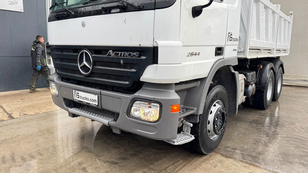 Mercedes-Benz Actros 2644 K 6x4 meiller tipper - euro 4 - Camión volquete: foto 2 Mercedes-Benz Actros 2644 K 6x4 meiller tipper - euro 4 - Camión volquete: foto 2