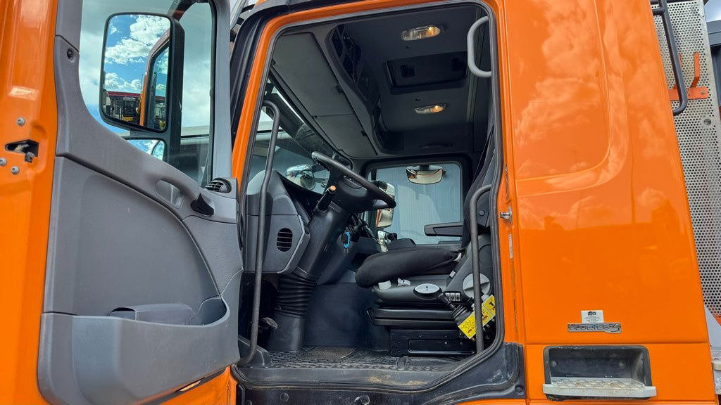 Camión volquete Mercedes-Benz Actros 3346 K 6x4 bordmatic - 3 pedals: foto 24