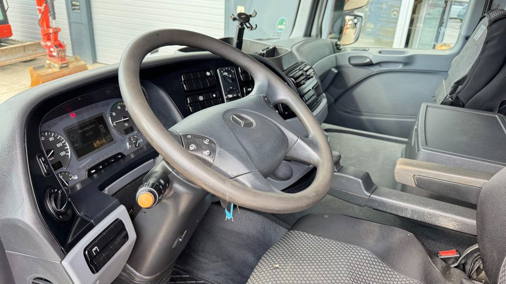 Camión volquete Mercedes-Benz Actros 3346 K 6x4 bordmatic - 3 pedals: foto 25
