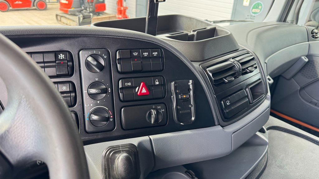 Camión volquete Mercedes-Benz Actros 3346 K 6x4 bordmatic - 3 pedals: foto 29
