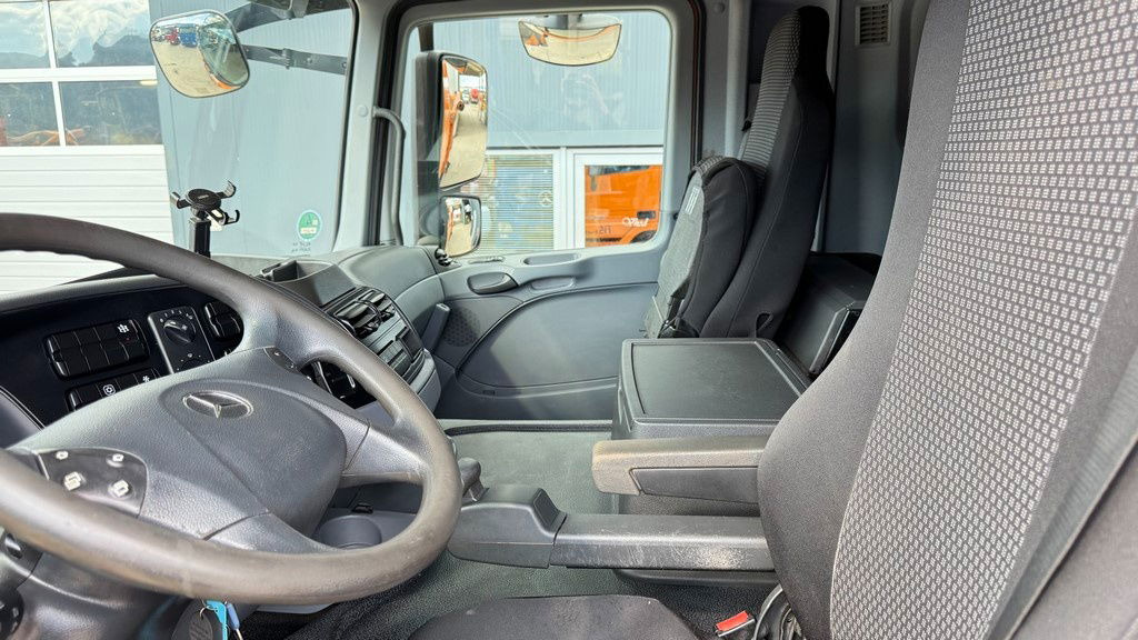 Camión volquete Mercedes-Benz Actros 3346 K 6x4 bordmatic - 3 pedals: foto 28