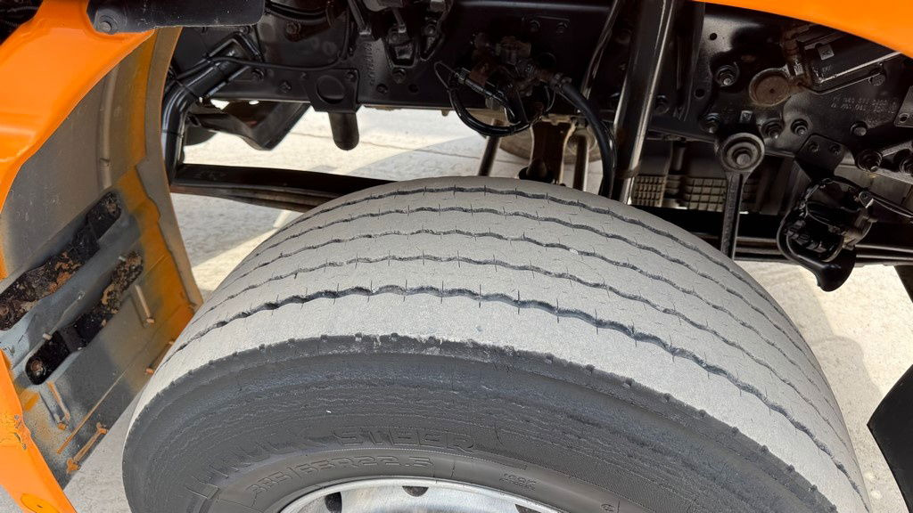 Camión volquete Mercedes-Benz Actros 3346 K 6x4 bordmatic - 3 pedals: foto 12