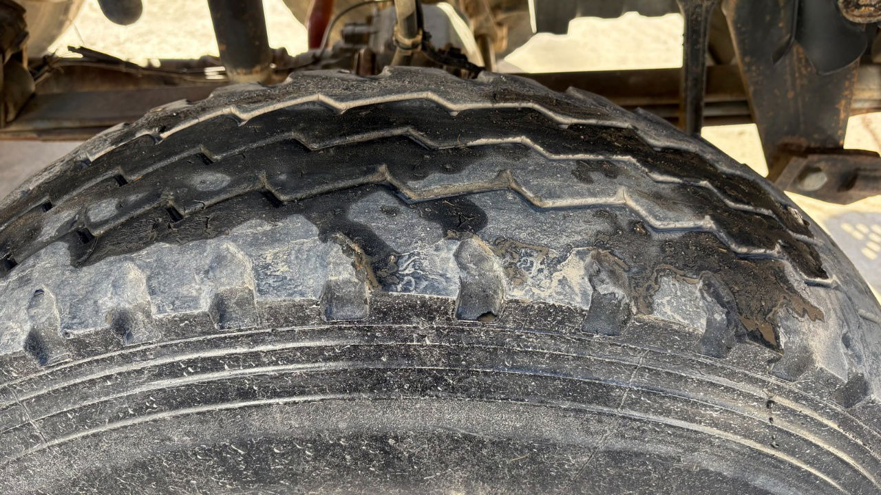 Leasing de Mercedes-Benz Actros 4141 K 8x6 tipper - 19m3 - spring suspension Mercedes-Benz Actros 4141 K 8x6 tipper - 19m3 - spring suspension: foto 11 Leasing de Mercedes-Benz Actros 4141 K 8x6 tipper - 19m3 - spring suspension Mercedes-Benz Actros 4141 K 8x6 tipper - 19m3 - spring suspension: foto 11