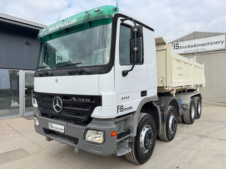 Mercedes-Benz Actros 4144 K 8x4 3 sided tipper - 1st owner - Camión volquete: foto 1 Mercedes-Benz Actros 4144 K 8x4 3 sided tipper - 1st owner - Camión volquete: foto 1