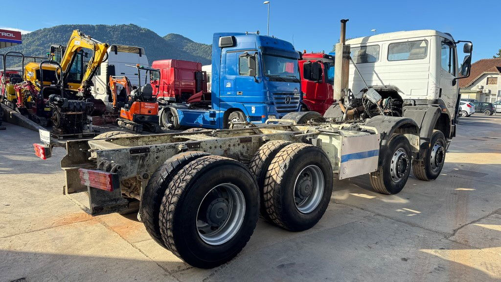 Mercedes-Benz SK 3234 8x4 chassis - Camión chasis: foto 5 Mercedes-Benz SK 3234 8x4 chassis - Camión chasis: foto 5
