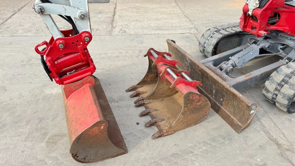 Takeuchi TB230 - Powertilt - 3X Buckets - 2021 Year - TOP - Miniexcavadora: foto 5 Takeuchi TB230 - Powertilt - 3X Buckets - 2021 Year - TOP - Miniexcavadora: foto 5