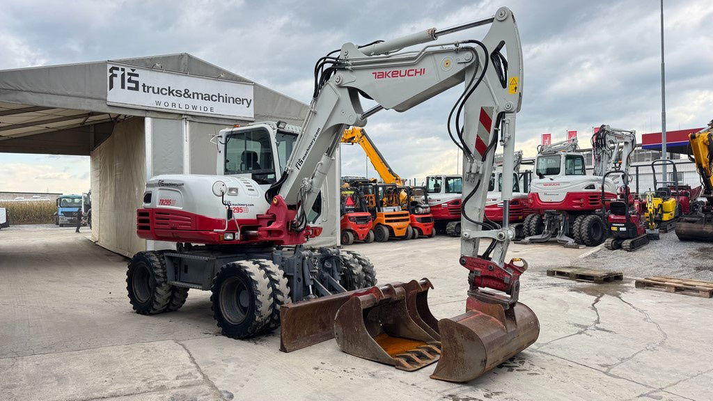 Takeuchi TB295W - 2014 Year - Powertilt - 3X Buckets - Excavadora de ruedas: foto 2 Takeuchi TB295W - 2014 Year - Powertilt - 3X Buckets - Excavadora de ruedas: foto 2