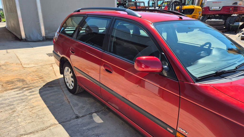 Toyota Avensis 1.8 - Petrol - 5 Doors - AC - Coche: foto 4 Toyota Avensis 1.8 - Petrol - 5 Doors - AC - Coche: foto 4