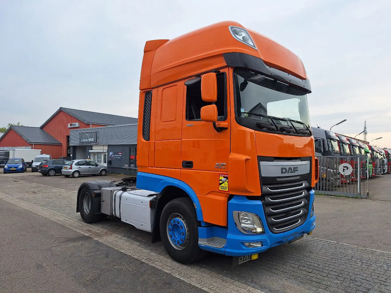 DAF XF 460 XF 460 MET ZF RETARDER - Cabeza tractora: foto 3 DAF XF 460 XF 460 MET ZF RETARDER - Cabeza tractora: foto 3
