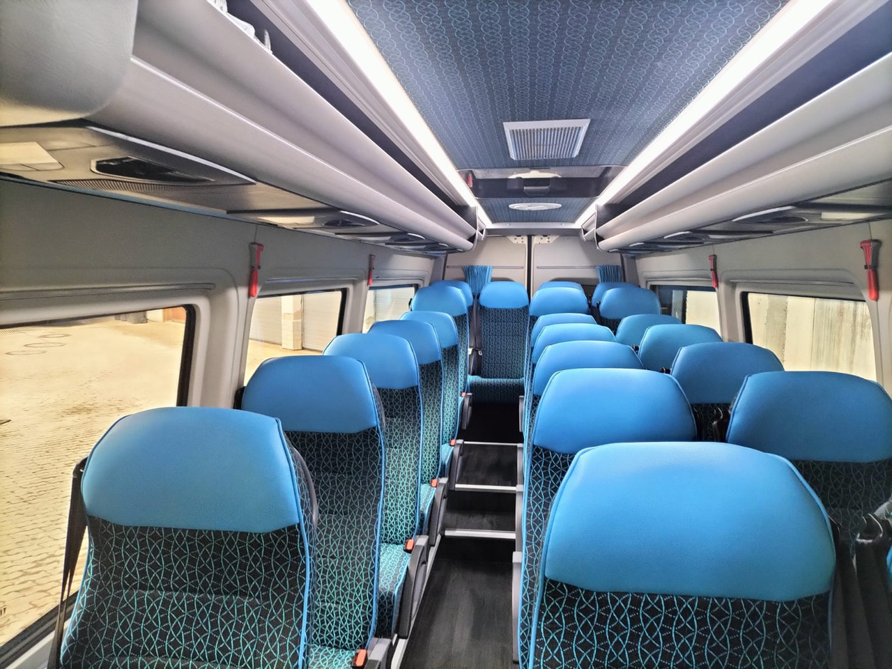 Mercedes Benz Sprinter 519cdi / Reisebus / ATOS 22+1+1 / Automatik / Telma / TV / Kühlschrank / USB - Minibús, Furgoneta de pasajeros: foto 5 Mercedes Benz Sprinter 519cdi / Reisebus / ATOS 22+1+1 / Automatik / Telma / TV / Kühlschrank / USB - Minibús, Furgoneta de pasajeros: foto 5