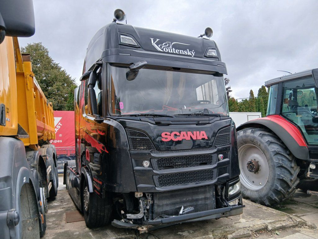 Scania R450 MEGA/lowdeck Unfall / damage - Cabeza tractora: foto 2 Scania R450 MEGA/lowdeck Unfall / damage - Cabeza tractora: foto 2